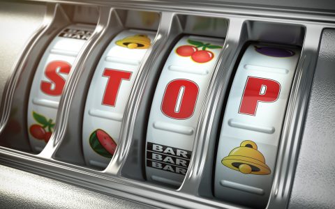 Gambling Addictions: Symptoms and How To Treat