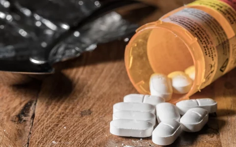 fentanyl vs prescription opioids